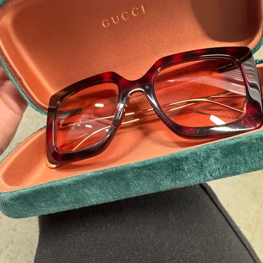 Gucci Red Oversized Sunglasses - Picture 4 of 6